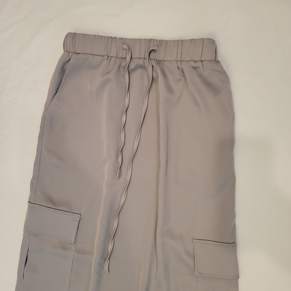 Emerson Lang gray silky cargo skirt size small - Picture 4 of 6